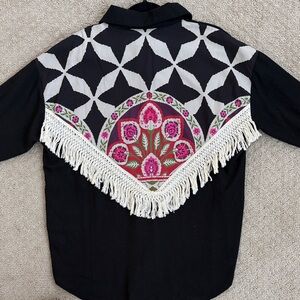 Stylish Black Button-Up Shirt w/ Back Patch & Fringe Detail, size Small